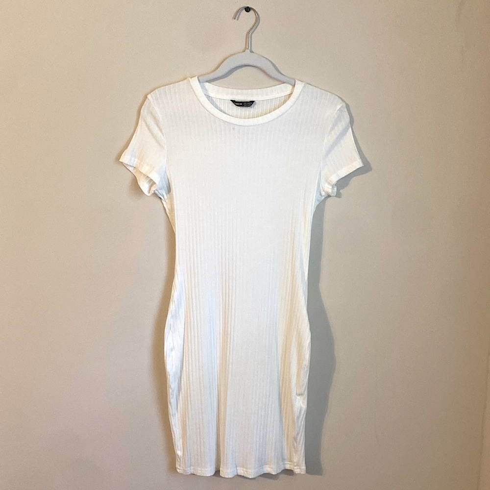 White body-con ribbed dress
